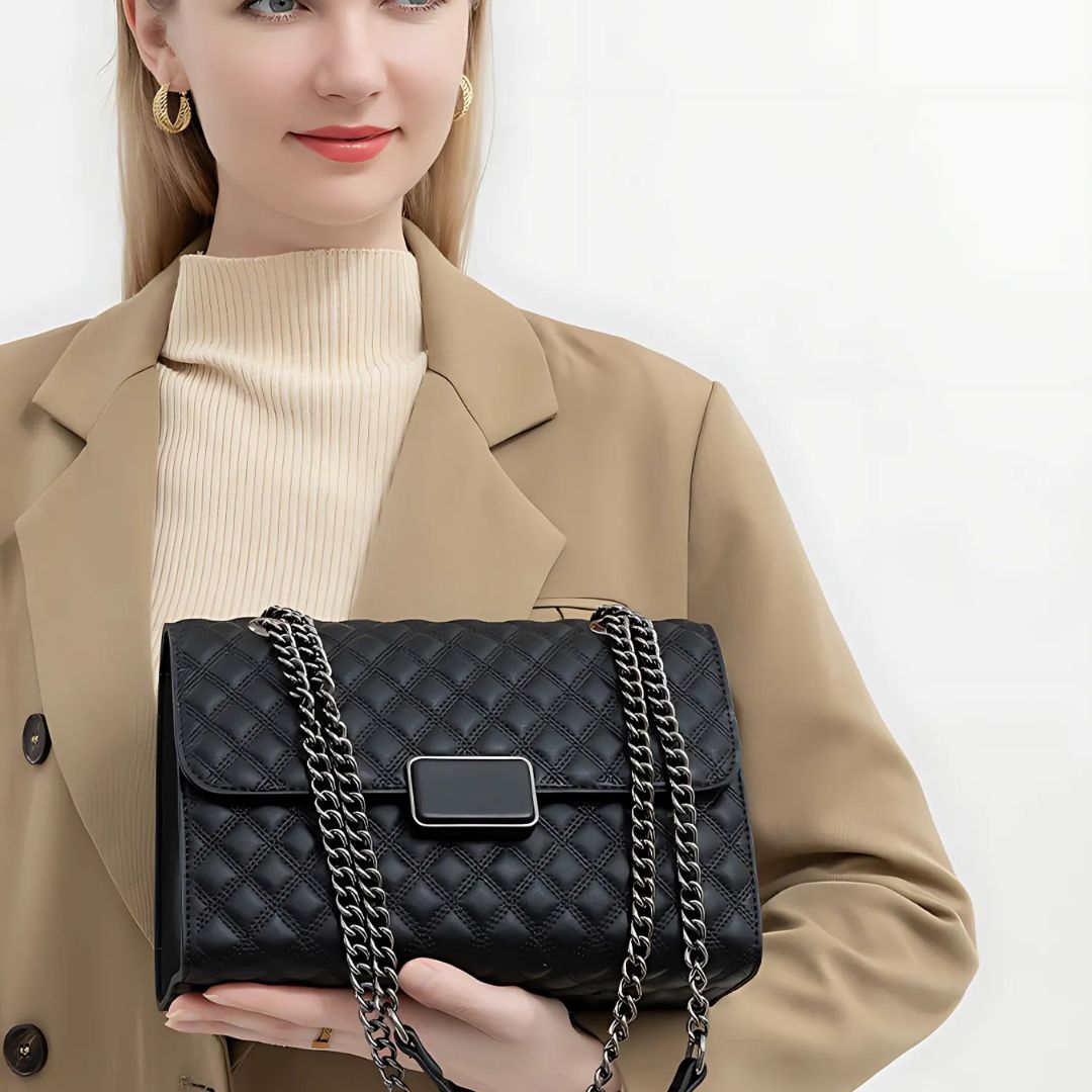 ILLUSTRIOUS PEARL | Handbag